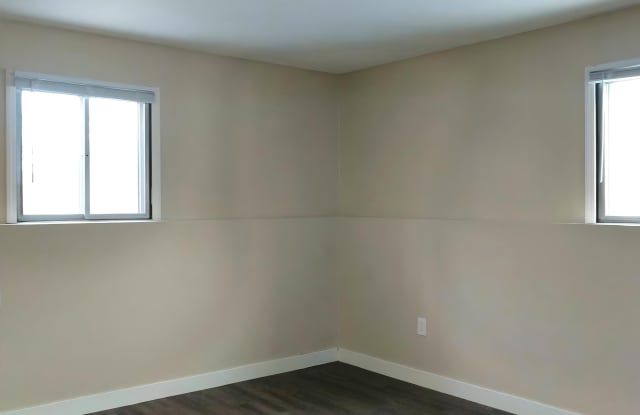 920 Summit Avenue - 102