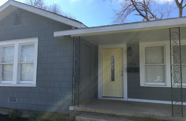 1906 South Park Street