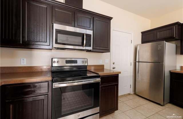 2808 E Garfield Avenue