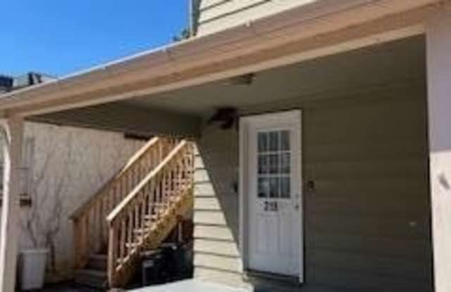 Photo of 216 Cattell unit: B