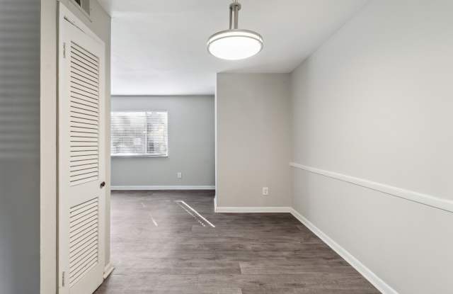 1890 House Apartments