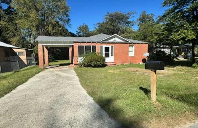 3 Bedroom / 1 bath home for immediate move in!!