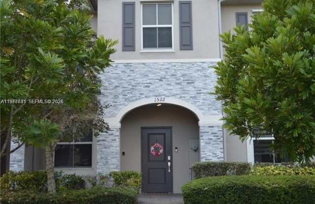1522 SE 26th Ter