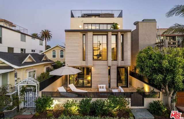 Photo of 442 Sherman Canal