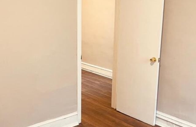 826 South Vogdes Street