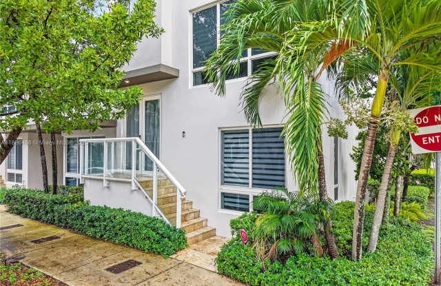 Photo of 6611 NW 105th Pl