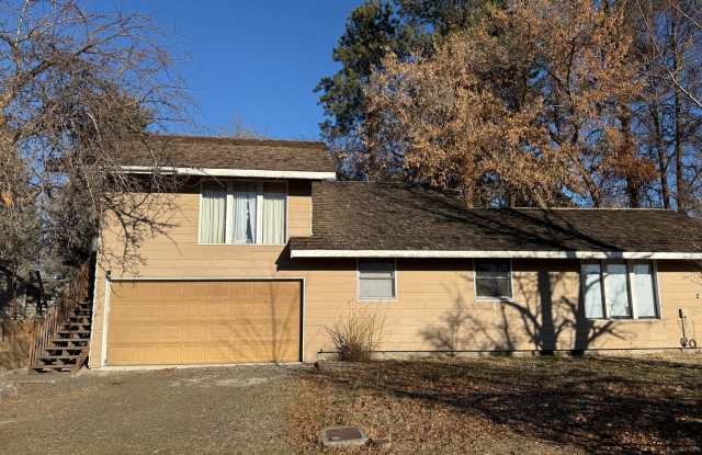 Charming downstairs unit in Prineville