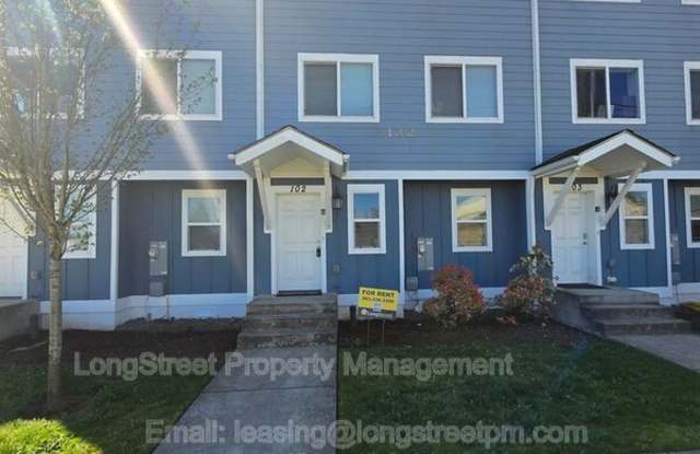 132 SW Avery Ave