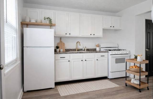 Photo of Three Bedroom Townhouse - With Central Air! Apply now~