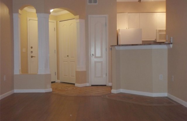 Charming 1-Bedroom 1-Bath Condo in Biltmore Area photos photos