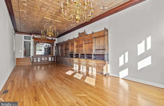 2200 E BALTIMORE Street E