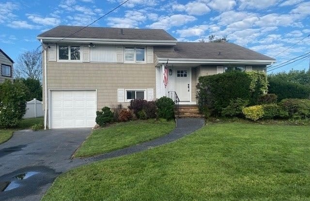 38 Jomarr Court - 38 Jomarr Court, Massapequa, NY 11758