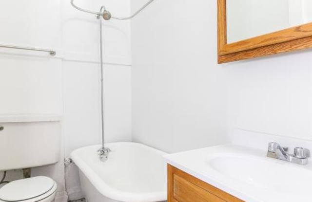 330 West Dickens Ave.