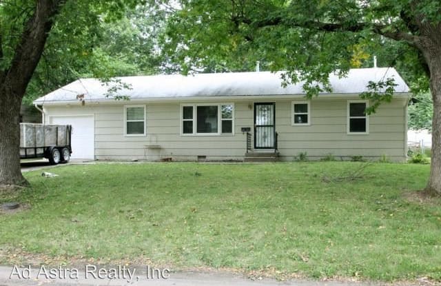 6015 Kentucky Ave - 6015 Kentucky Avenue, Raytown, MO 64133