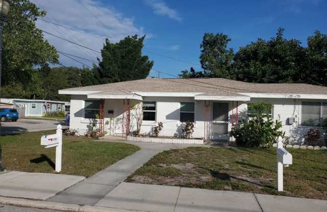 Annual Updated One Bedroom, One Bath Duplex Located in The Village of the Art