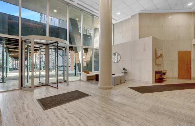 11-24 31st Avenue unit: 10E