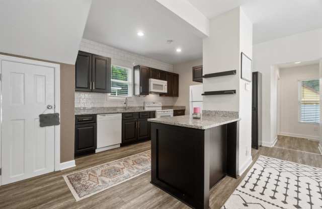 846 West 41st Street