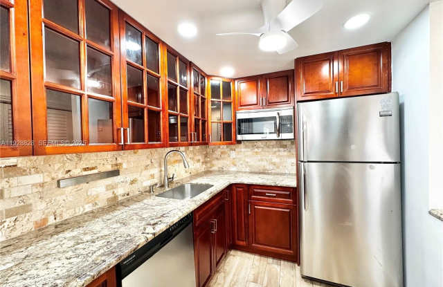 2301 NE 14th St Cswy