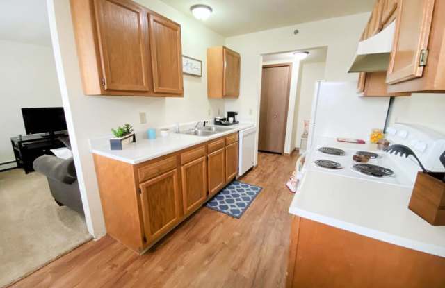 Crown Pointe Apartments