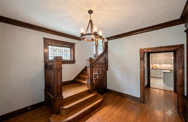 1258 Agnes Place