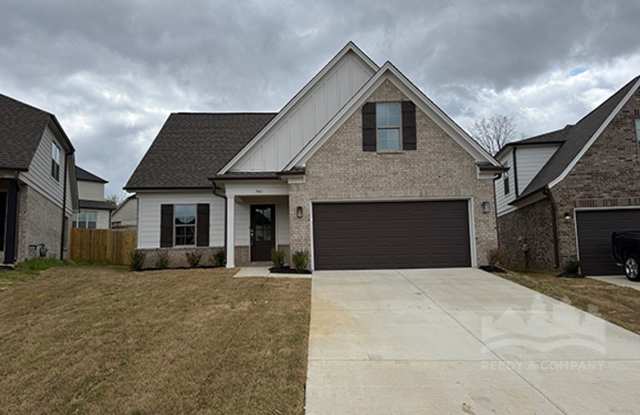 March Move in Special - First Full Months Rent Free ! 340 Maple