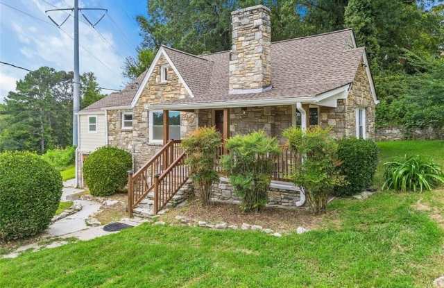 323 ANDERSON Avenue NW