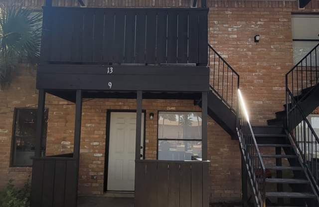 2606 Los Amigos Drive- 13