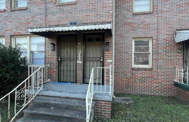 7721 N 2ND COURT