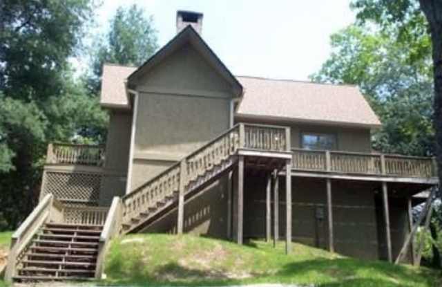 Photo of 560 Chalet Village Dr