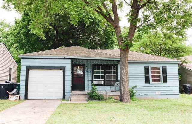 2453 NW 39th Ter - 2453 Northwest 39th Terrace, Oklahoma City, OK 73112