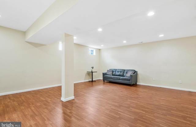 4663 PEBBLE BEACH COURT