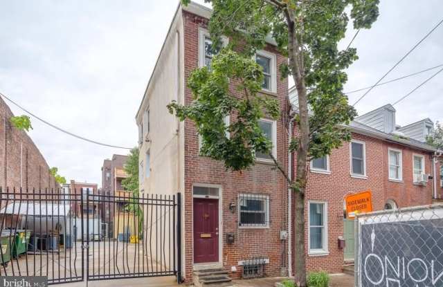 932 N HANCOCK STREET