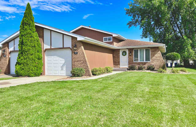205 Juniper Dr