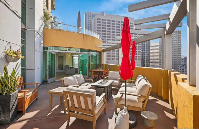 Photo of 801 Ash St unit: 702