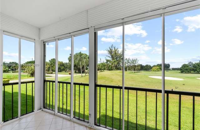 9220 S Hollybrook Lake Dr