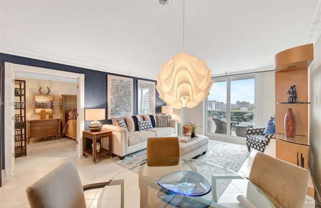 Photo of 336 N Birch Rd