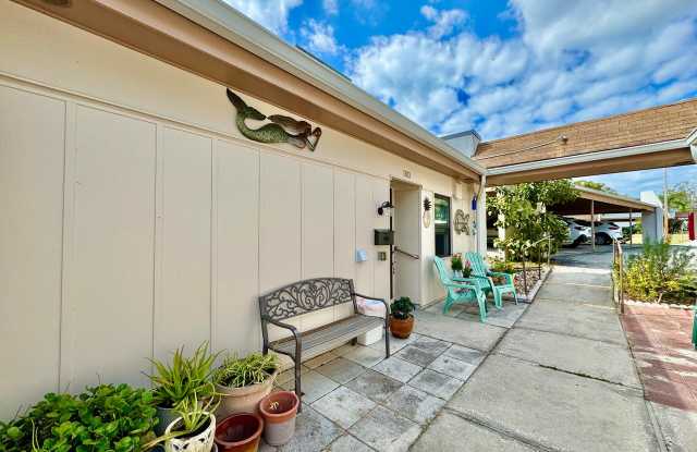 1383 Mission Hills Blvd