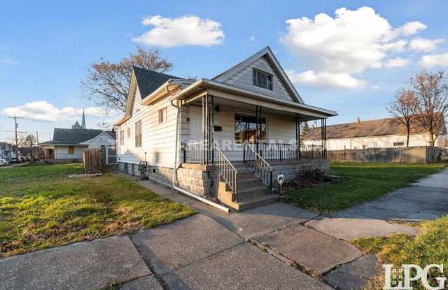 2905 Elm St