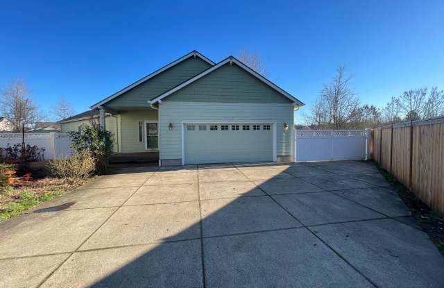 3 Bedroom Home in North Albany!