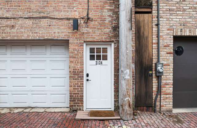 2124 N Sedgwick Street