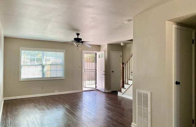 Photo of 493 King Arnold Street unit: 1