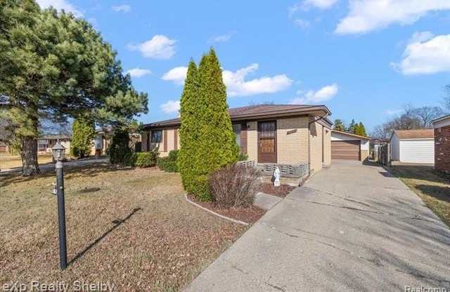 39622 UNIVERSITY Drive