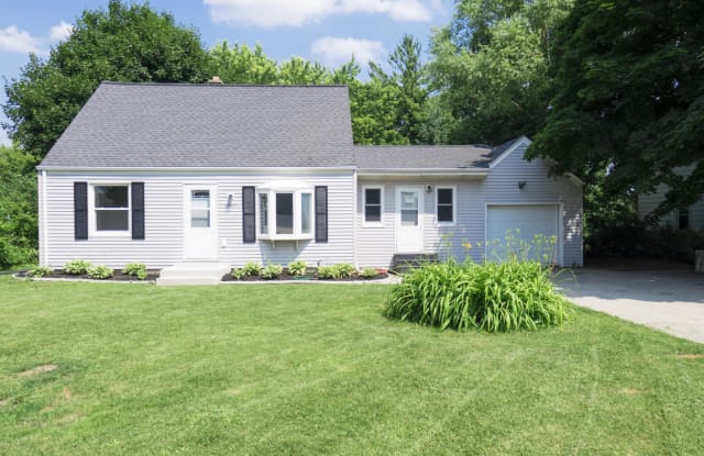 1240 Apple Tree Ln - 1240 Apple Tree Lane, Brookfield, WI 53005