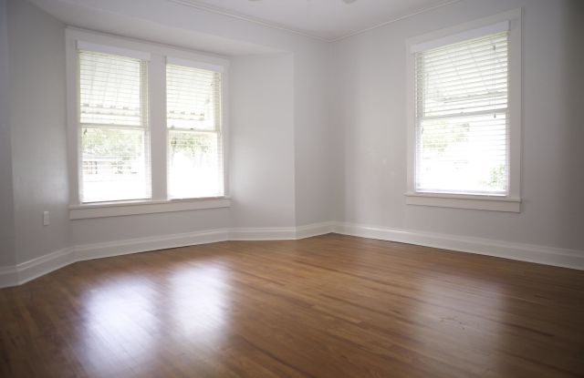 713 East Obryant Street