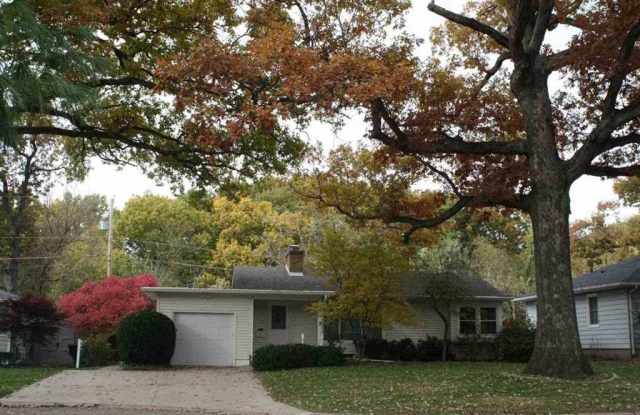 2507 29TH AVE CT Avenue Court - 2507 29th Avenue Ct, Moline, IL 61265