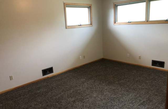 Photo of 3 Bed 2 Bath