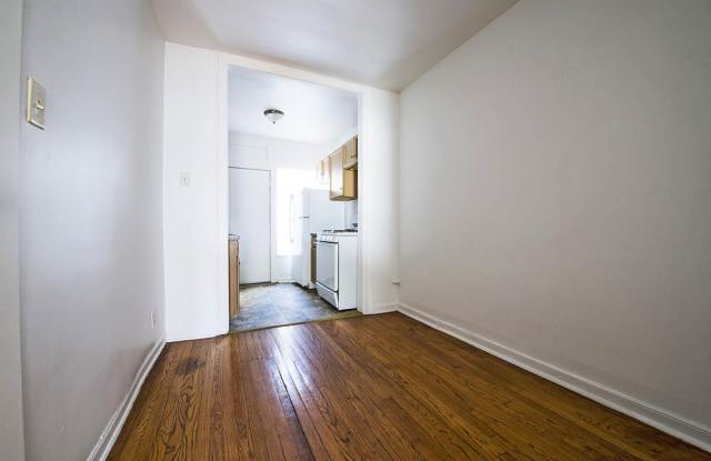 8208 S Drexel Ave