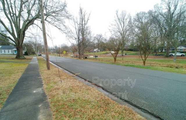 609 E. Willowbrook Drive