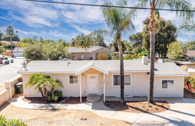 1327 S Citrus Ave, - 1327 South Citrus Avenue, Escondido, CA 92027