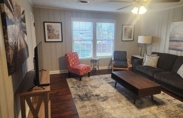 151 S Green St Unit 3